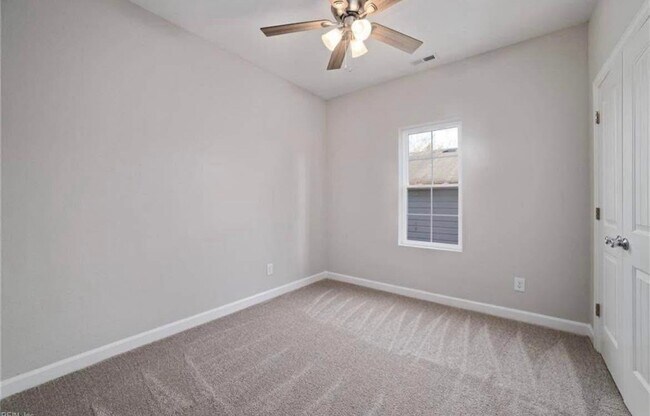 Building Photo - 833 A Ave