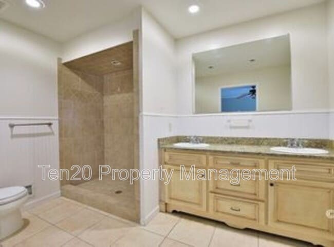 Building Photo - 4720 Shenandoah Ct