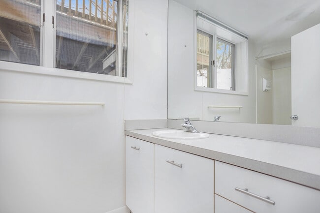 Building Photo - 18131 Mohawk Dr