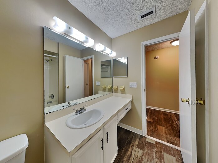 Building Photo - 1685 Farm Way