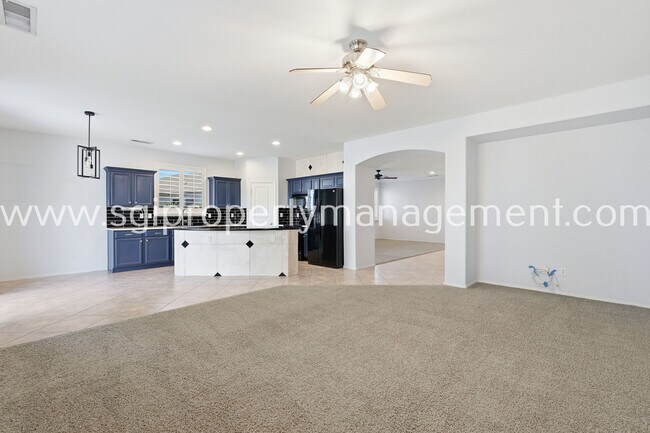 Building Photo - 12442 N 82nd Ln