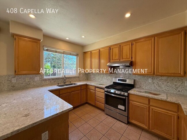 Building Photo - 408 Capella Way