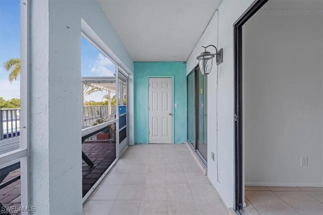 Building Photo - 4826 SW 29th Ave