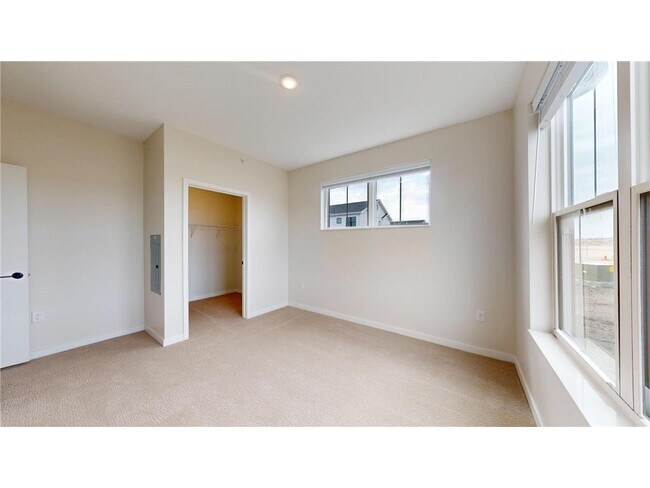 Building Photo - 1411 190th Ave NE