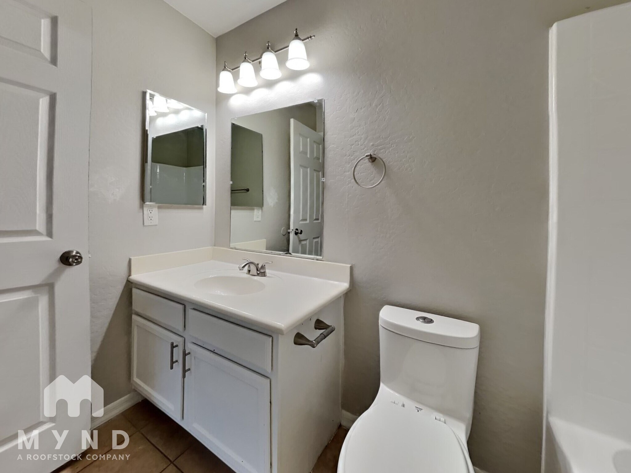 Building Photo - 11143 W Mariposa Dr