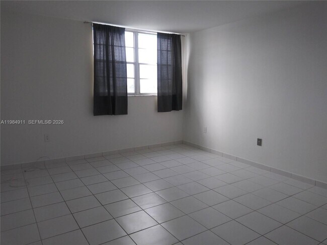 Building Photo - 7900 Tatum Waterway Dr