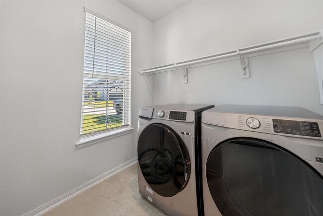 Building Photo - 2456 Solaris Bnd Dr