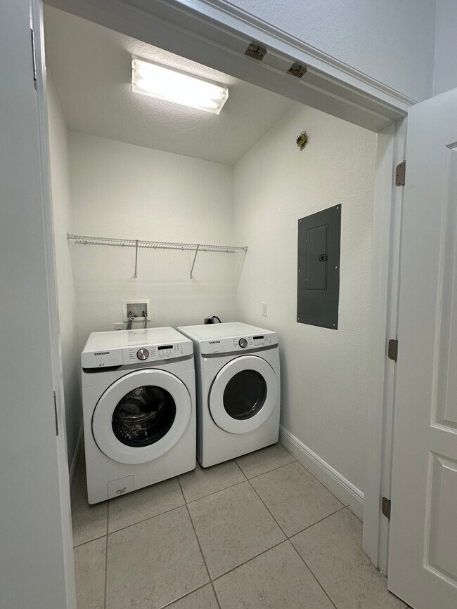 Building Photo - 15479 Sugar Citrus Dr