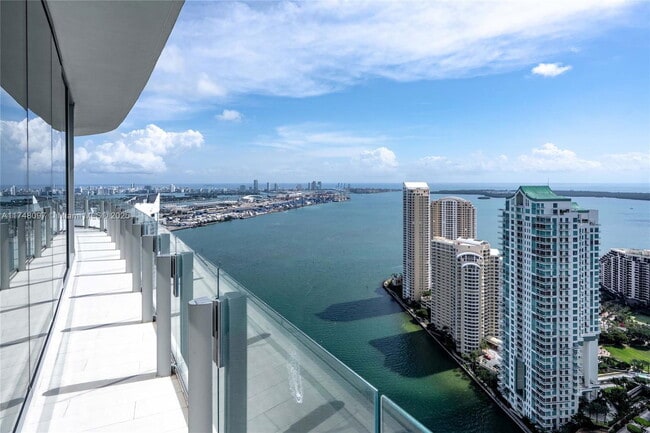 Building Photo - 300 Biscayne Blvd Way