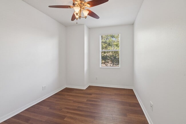 Building Photo - 12805 Avelar Manor Pl