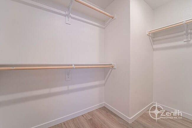 Building Photo - 4916 NE 2nd Ct