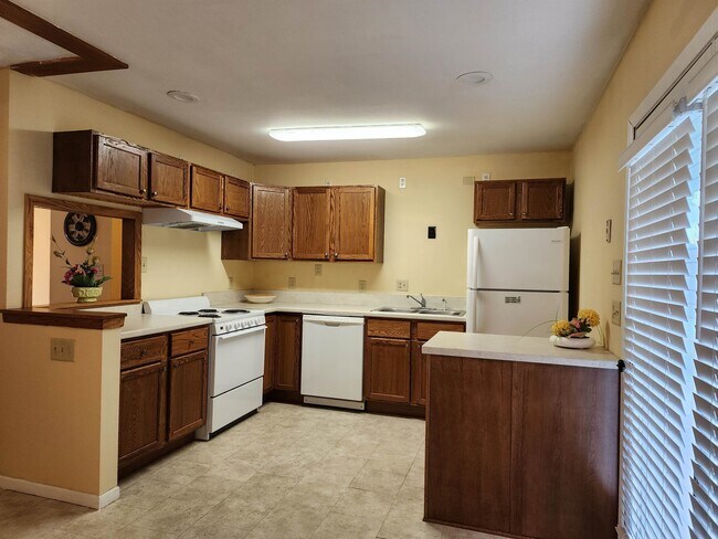 Building Photo - 9225 Carol Ann Dr