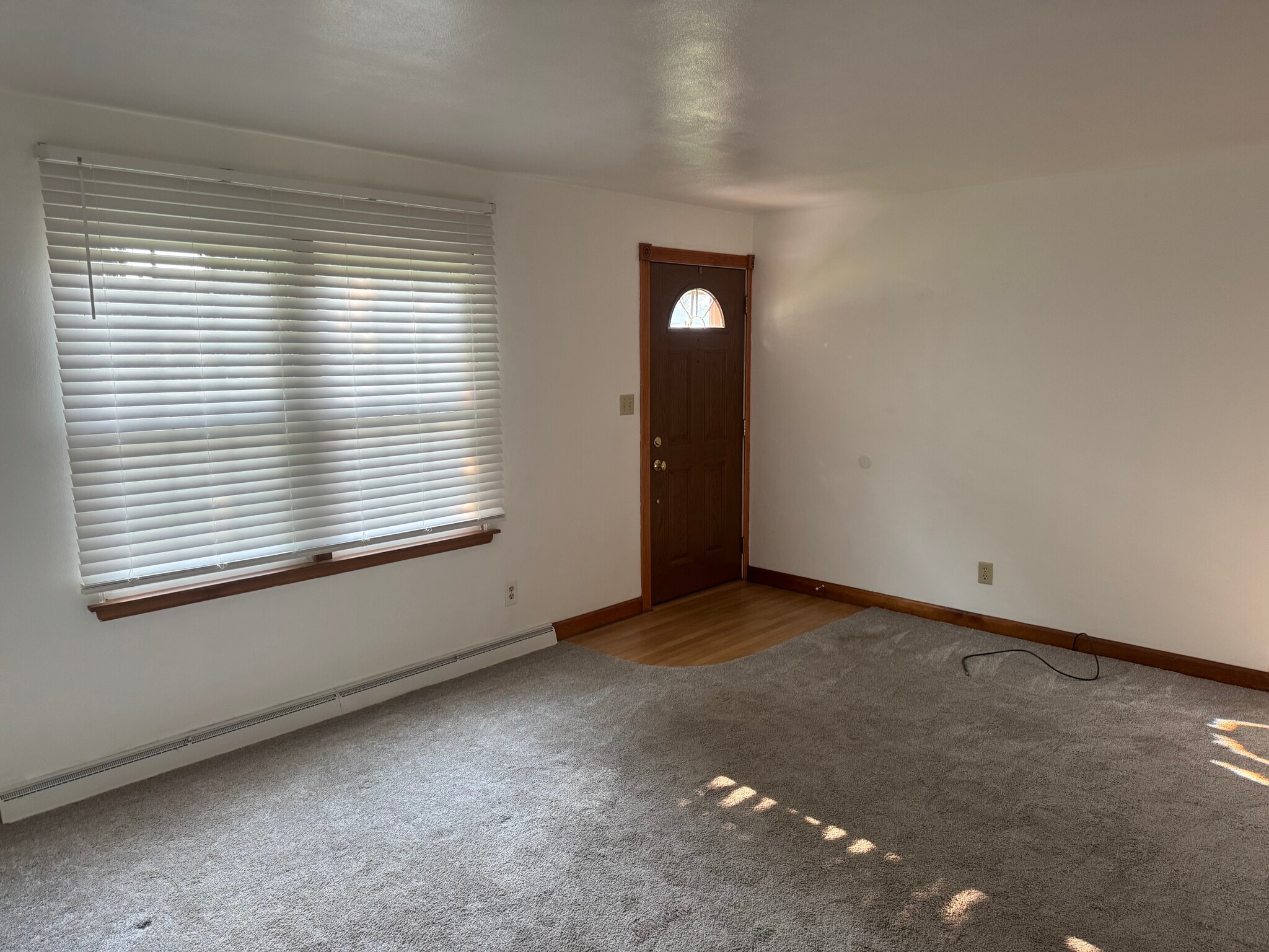 Family room - 502 48th St