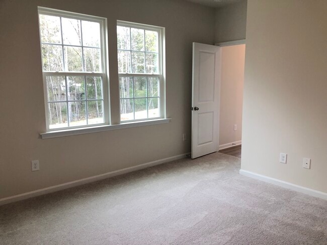 Building Photo - 601 Deep River Wy
