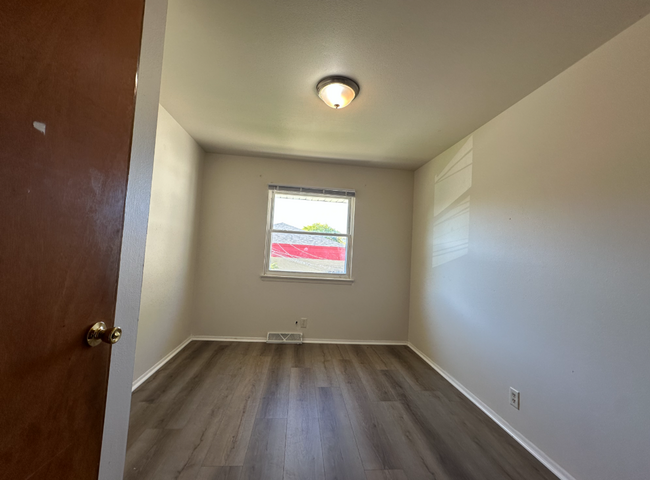 Building Photo - 4209 W Good Hope Rd