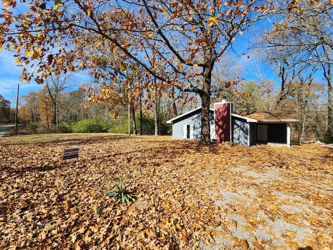 Building Photo - 8206 Dogwood Trail
