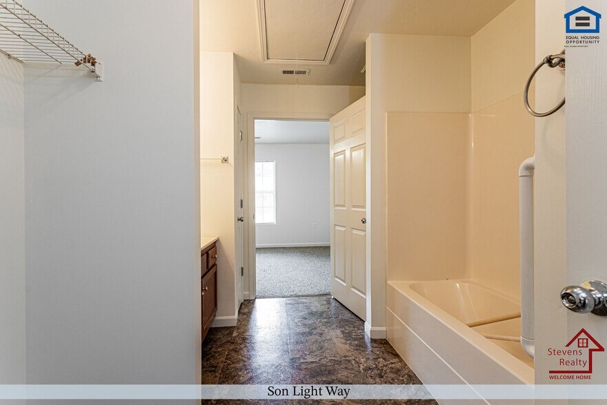 Building Photo - 6435 Son Light Way