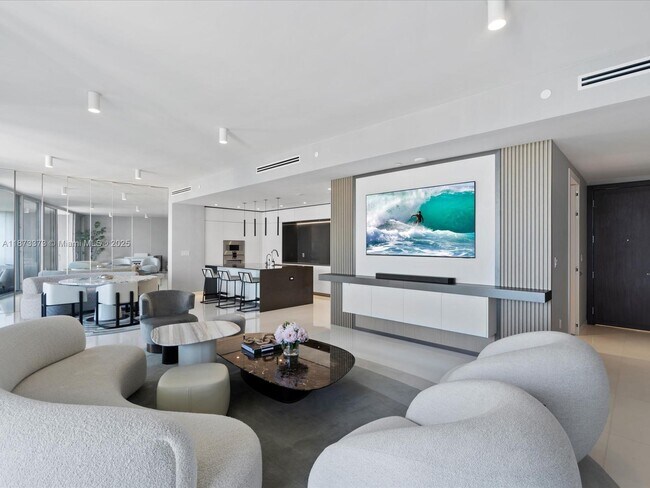 Building Photo - 300 Biscayne Blvd Way