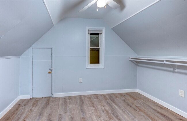 Building Photo - 46 Wyllis Ave