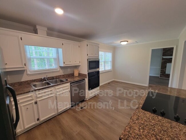 Building Photo - 165 Ashley Cir