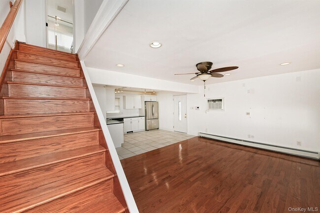 Building Photo - 33 Robin Ln