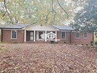 Building Photo - 2020 Annette Ln SW