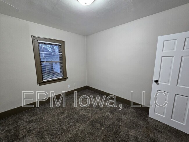 Building Photo - 115 Summit Ave