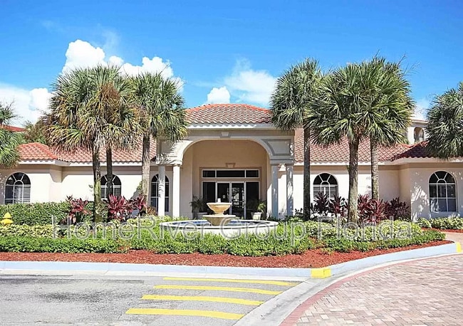 Building Photo - 17 High Point Cir N