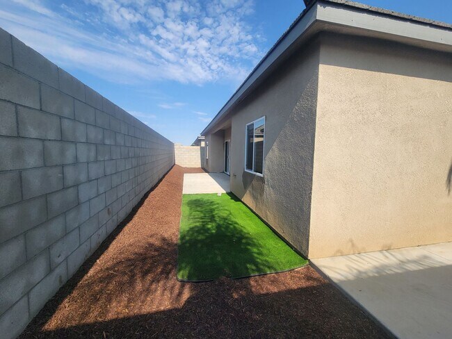 Building Photo - 8501 Grandy St