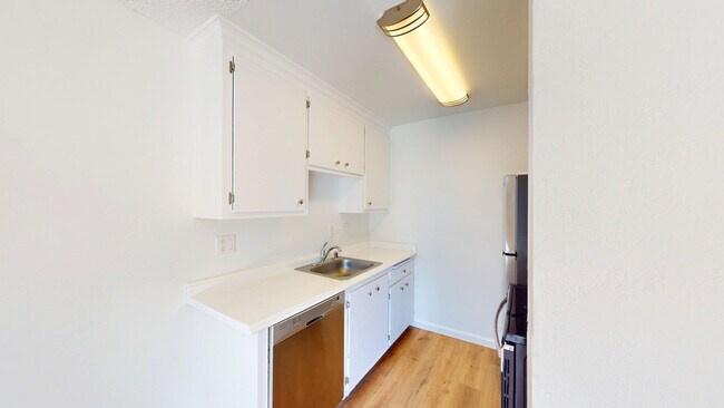 Building Photo - 541 Alameda del Prado