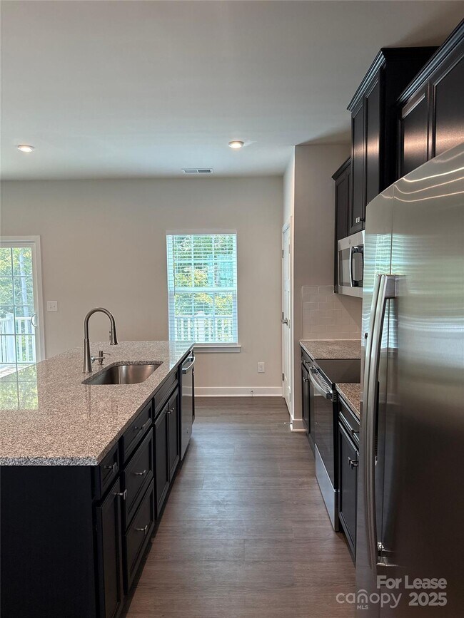 Building Photo - 422 Serenity Cir