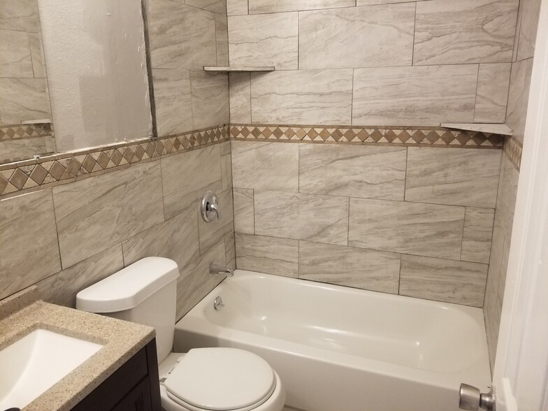 Building Photo - 5152 Markwood Ln