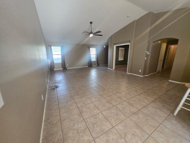 Building Photo - 13985 W Maui Ln