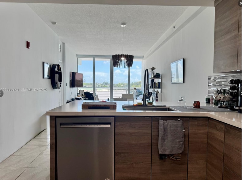 Building Photo - 6580 Indian Creek Dr