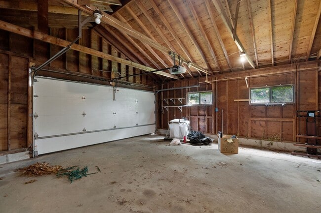 Building Photo - 640 Prospect St