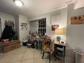 Building Photo - 412 Sommerville Plz