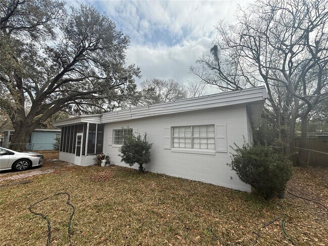 Building Photo - 139 Mayfair Cir