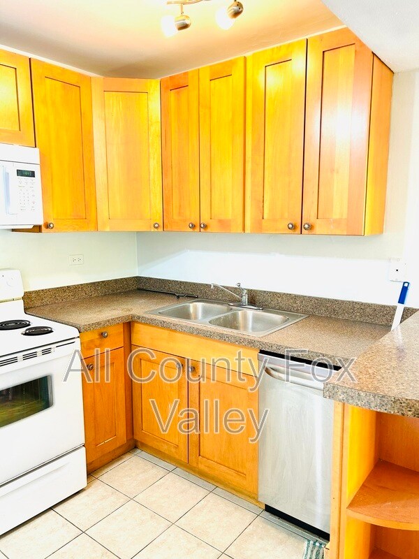 Building Photo - 10111 Old Orchard Ct