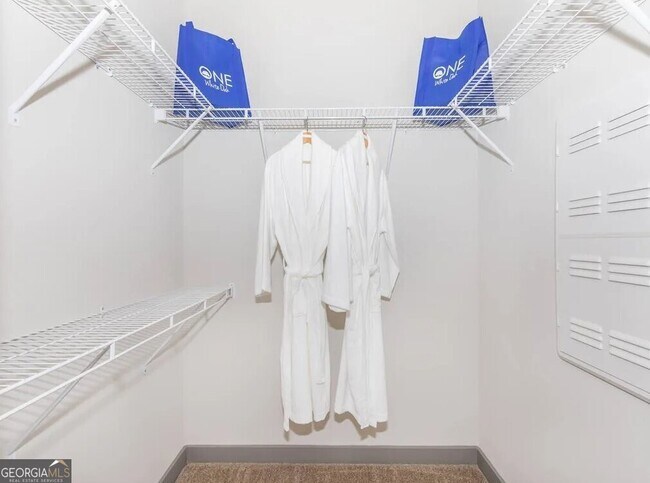 Building Photo - 2080 One White Oak Ln