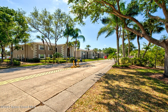 Building Photo - 571 Priscilla Pl