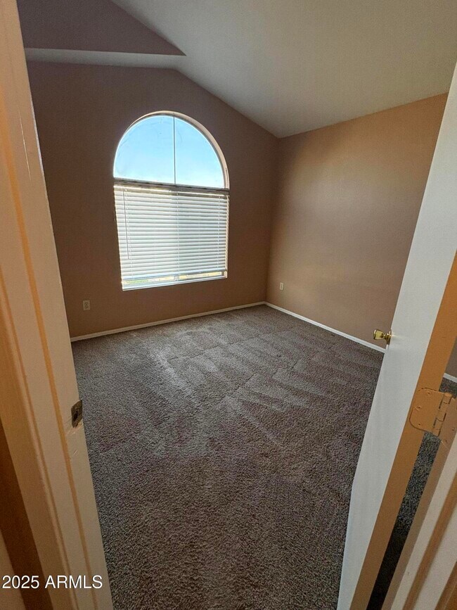 Building Photo - 473 S Sunrise Dr