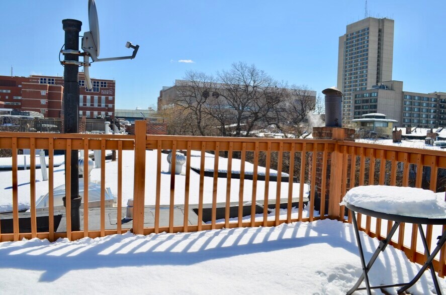 Building Photo - 30 E Springfield St