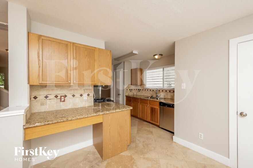 Building Photo - 18819 Atasca Oaks Dr