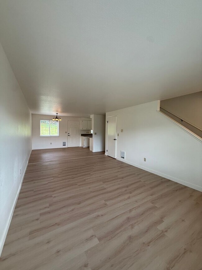 Building Photo - 7511 67th Ave NE