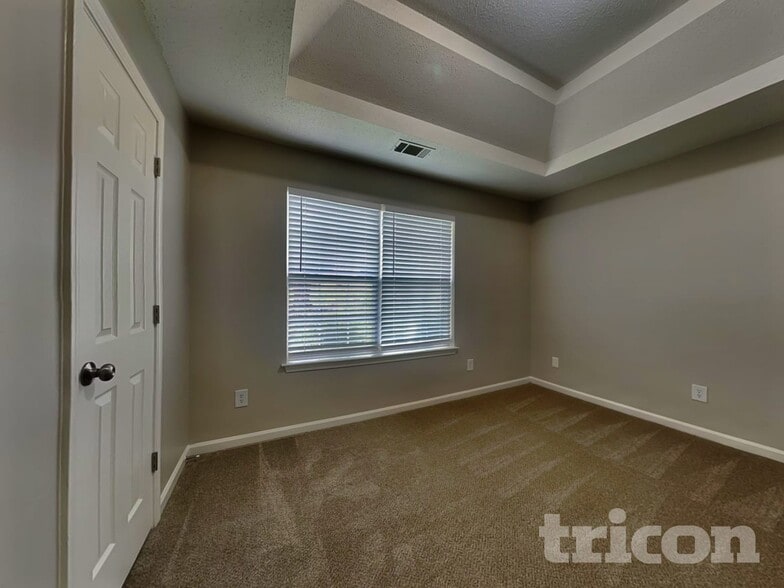 Building Photo - 4615 Derby Loop