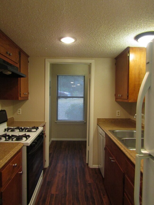 Building Photo - 812 Ramble Ln