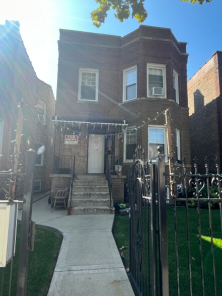Building Photo - 4147 W Wellington Ave