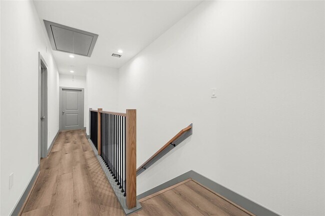 Building Photo - 4019 Stassen St