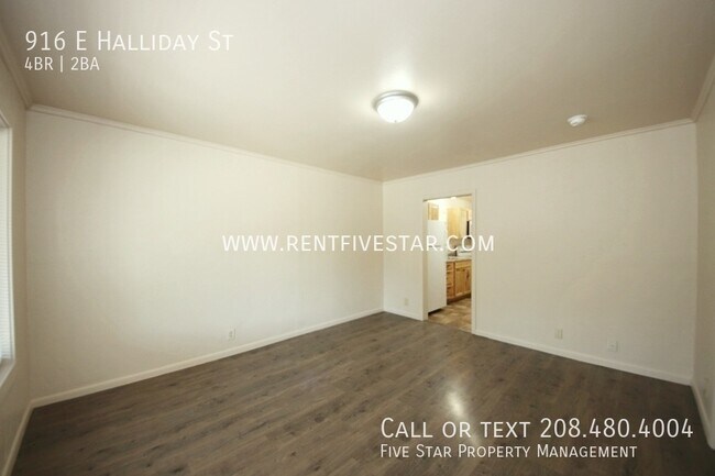 Building Photo - 916 E Halliday St