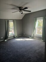 Building Photo - 323 Sortwell St